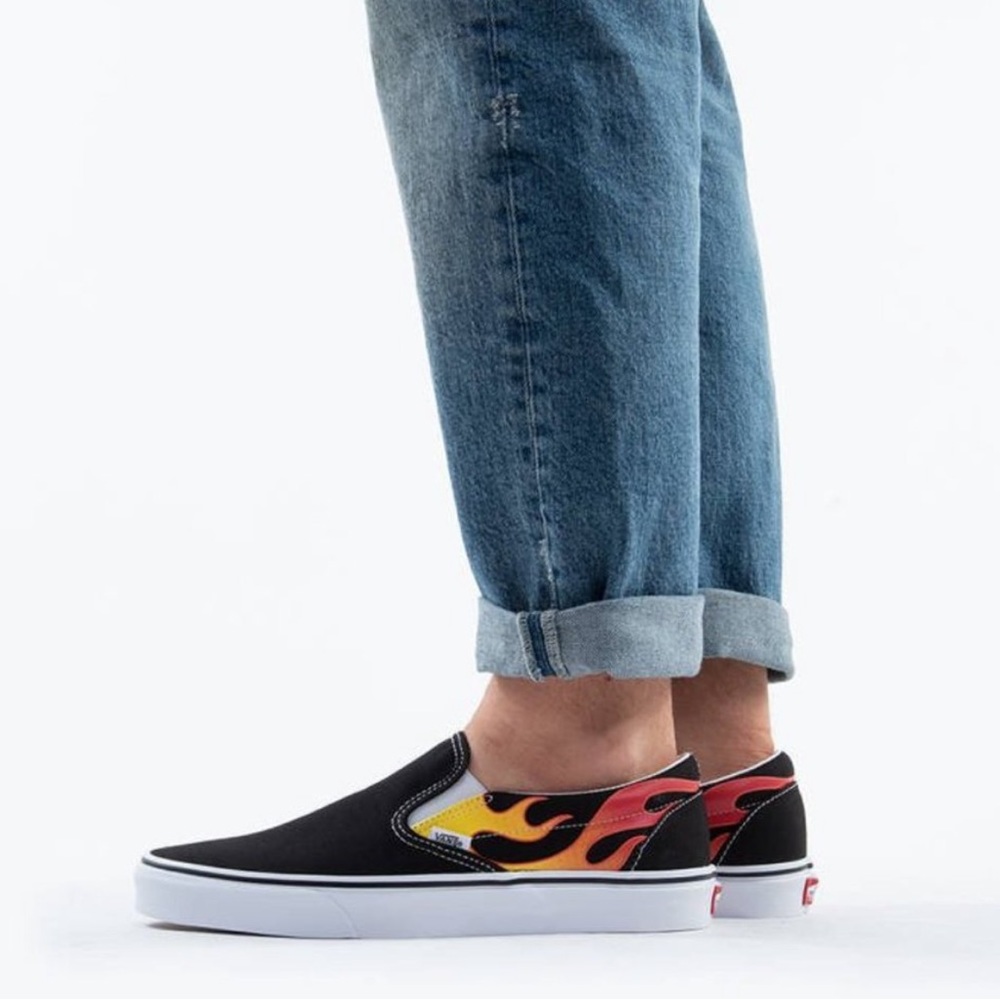 Unique 🔥 Flame Vans Slip-Ons size 6 Women’s/4.5 Men’s